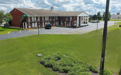 Economy Inn & Suites