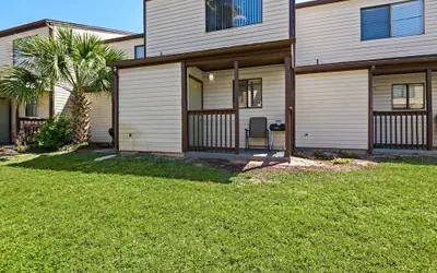 2BR Townhome Walk to Beach Near Pier Park + Free Attraction Tickets!