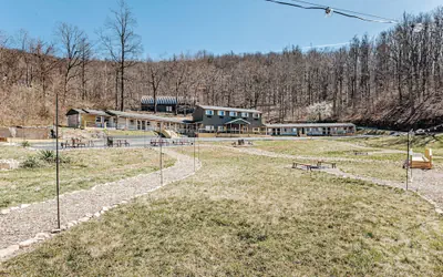 Grey Pine Lodge