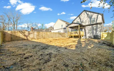 Main Street Manor - Spacious Home Near Dining