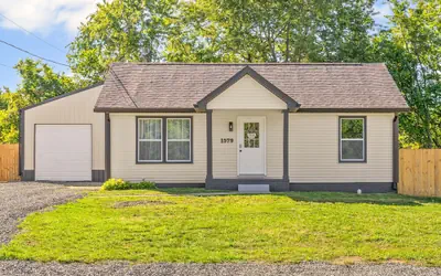 Enjoy Our 936sf Single-story Home With a Private Entrance