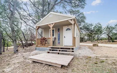 Hill Country Cabin 2