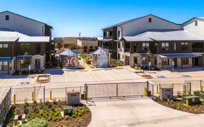Luxe Condo Prime Location 5-star Comfort