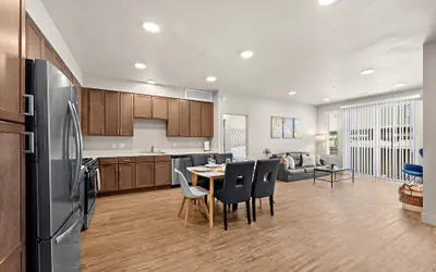 Brand New 2BR - 2 King Beds Pool Gym