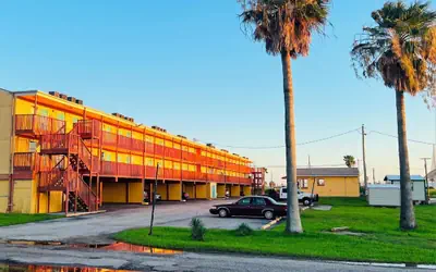Oro North Beach Inn