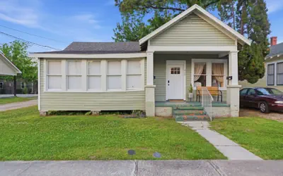 Cozy 1BR Cottage w Kitchen Laundry
