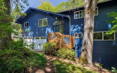 Wake Robin House - Comfortable & Close To Campus 4 Bedroom Home