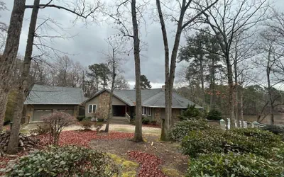 Spacious Lakefront