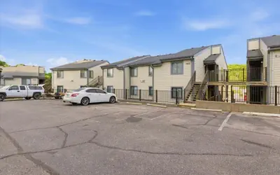 Family-friendly Condo at the 1MM Boat Slip, Lake Views + Pool Access Near Bagnell Dam