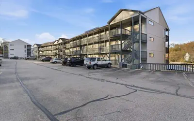 Cozy Lakefront Condo w/ Dock Slip, Fishing & Hot Tub