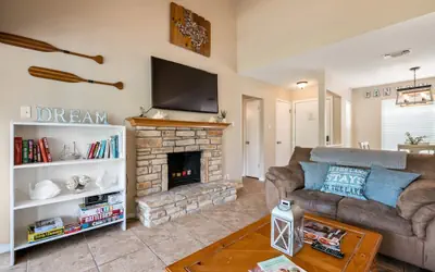 Canyon Lake Escape Pool Balcony Pet Friendly