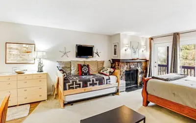 Budget-friendly Studio Near Alyeska Lifts