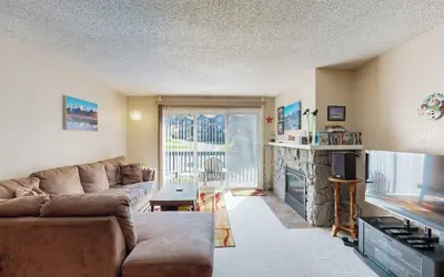 Solid Two-bedroom Girdwood Condo Near Alyeska Lifts