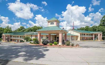 Eureka Springs indoor pool hotel