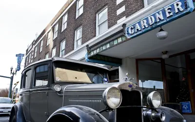 Gardner Hotel & Hostel