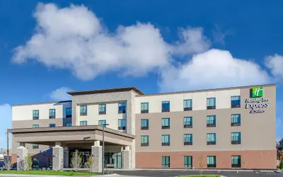 Holiday Inn Express & Suites Atchison by IHG