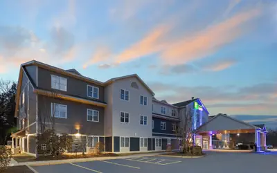 Holiday Inn Express Hotel & Suites Freeport by IHG