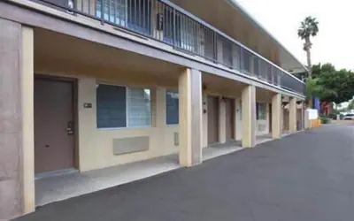 Raincross Hotel