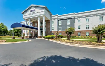 Spark by Hilton Tuscumbia Muscle Shoals