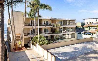 Pacific Edge Hotel