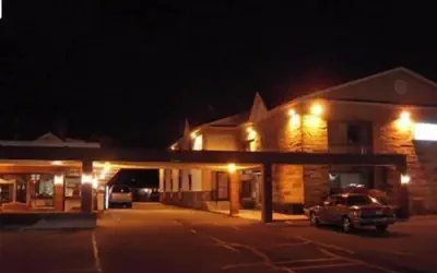 Colonie inn and Suites