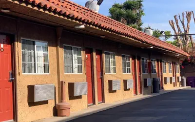 Uptown Inn
