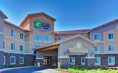 Holiday Inn Express & Suites Beaumont - Oak Valley by IHG