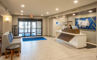 Holiday Inn Express & Suites Sioux City - Southern Hills by IHG