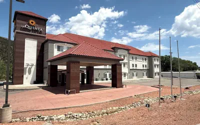 La Quinta Inn & Suites by Wyndham Ruidoso Downs