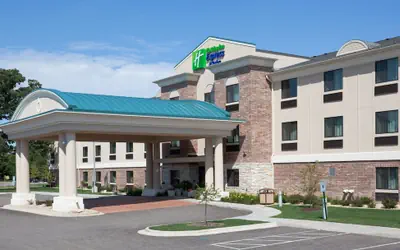 Holiday Inn Express Hotel & Suites Madison-Verona by IHG