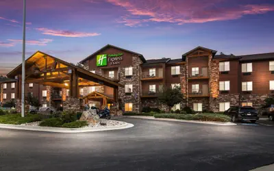 Holiday Inn Express Hotel & Suites Custer by IHG
