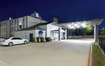 Motel 6 San Antonio, TX - South