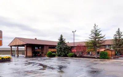 Foothills Inn