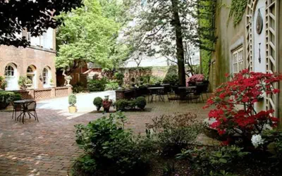 Morris House Hotel