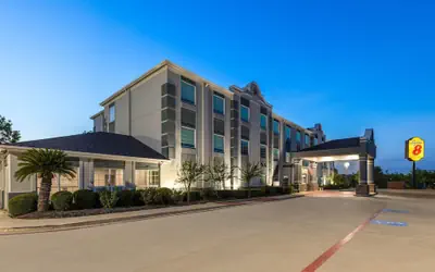 Super 8 by Wyndham San Antonio/Alamodome Area