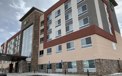 Holiday Inn Express & Suites Denver - Aurora Medical Campus by IHG