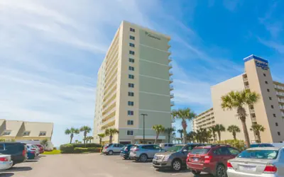 Tradewinds Condos by Hosteeva