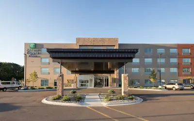 Holiday Inn Express and Suites Kalamazoo West by IHG