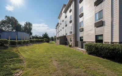 La Quinta Inn & Suites by Wyndham Greenville Woodruff Rd.