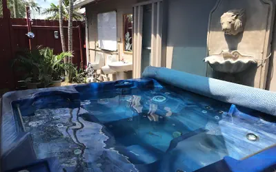 Inn Leather Guest House - Male Only LGBT