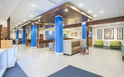 Holiday Inn Express & Suites Lexington W - Versailles by IHG