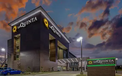 La Quinta Inn & Suites by Wyndham Waco Downtown - Baylor