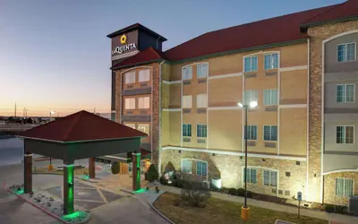 La Quinta Inn & Suites by Wyndham Allen at The Village