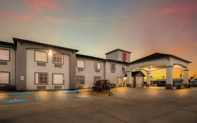 Red Roof Inn & Suites Lake Charles