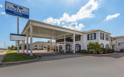 Angel Inn Near IMAX, a Travelodge by Wyndham