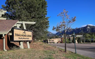 Trailhead Lodge Rocky Mountains