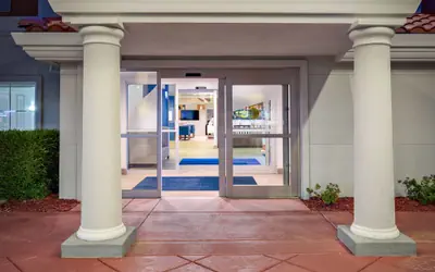 Holiday Inn Express & Suites Oroville Lake by IHG