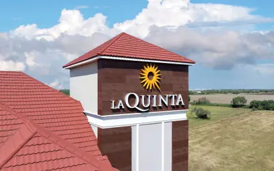 La Quinta Inn & Suites by Wyndham Raymondville