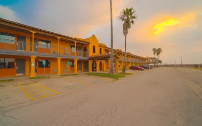 OYO Hotel Kingsville Hwy 77