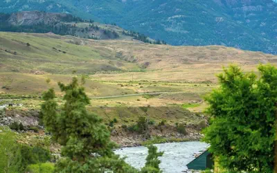Yellowstone Riverside Cottages